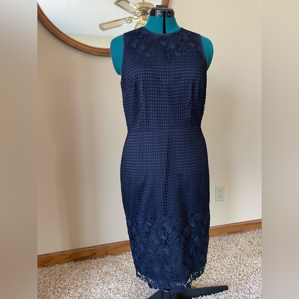 Ann Taylor Navy Size 8 Lace Lined Pencil Dress, high neck, zipper closure